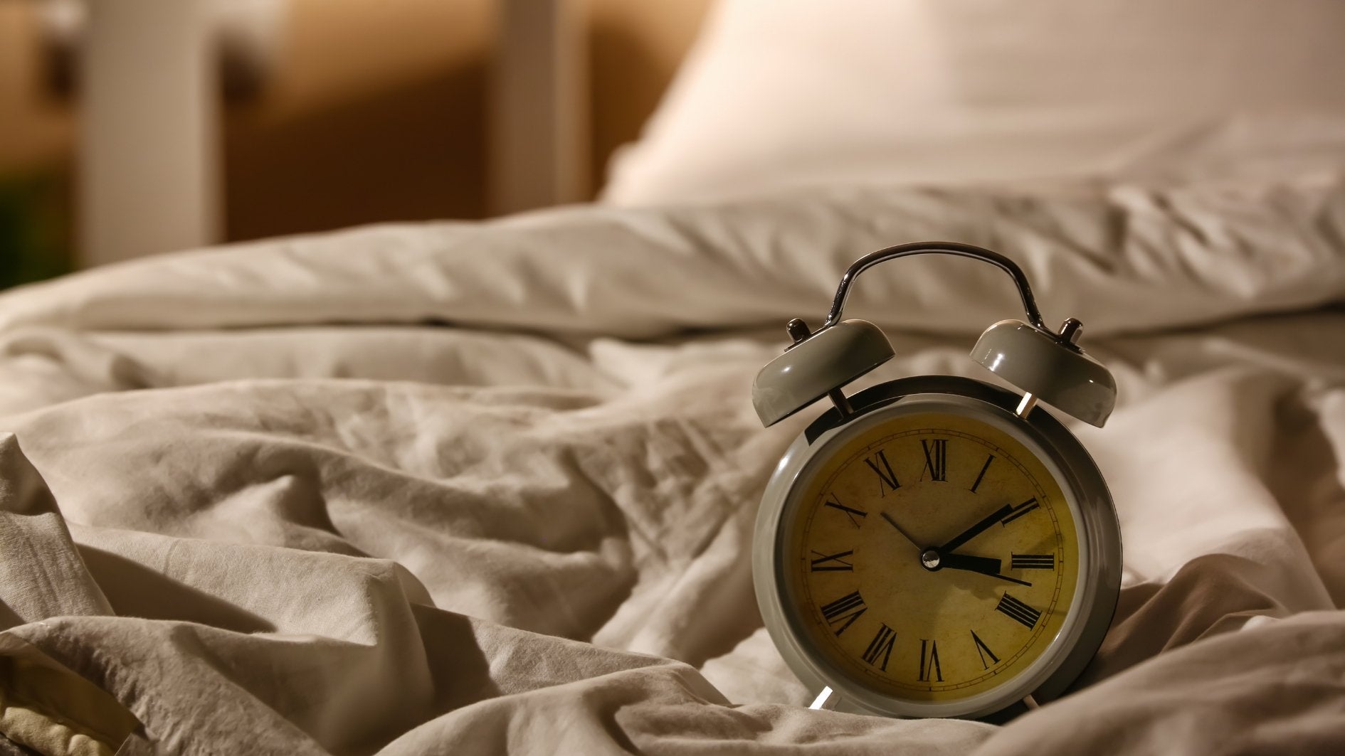 Ist die Periode in der Nacht stärker? - Periodenunterwäsche, Menstruationsunterwäsche von my•mense
