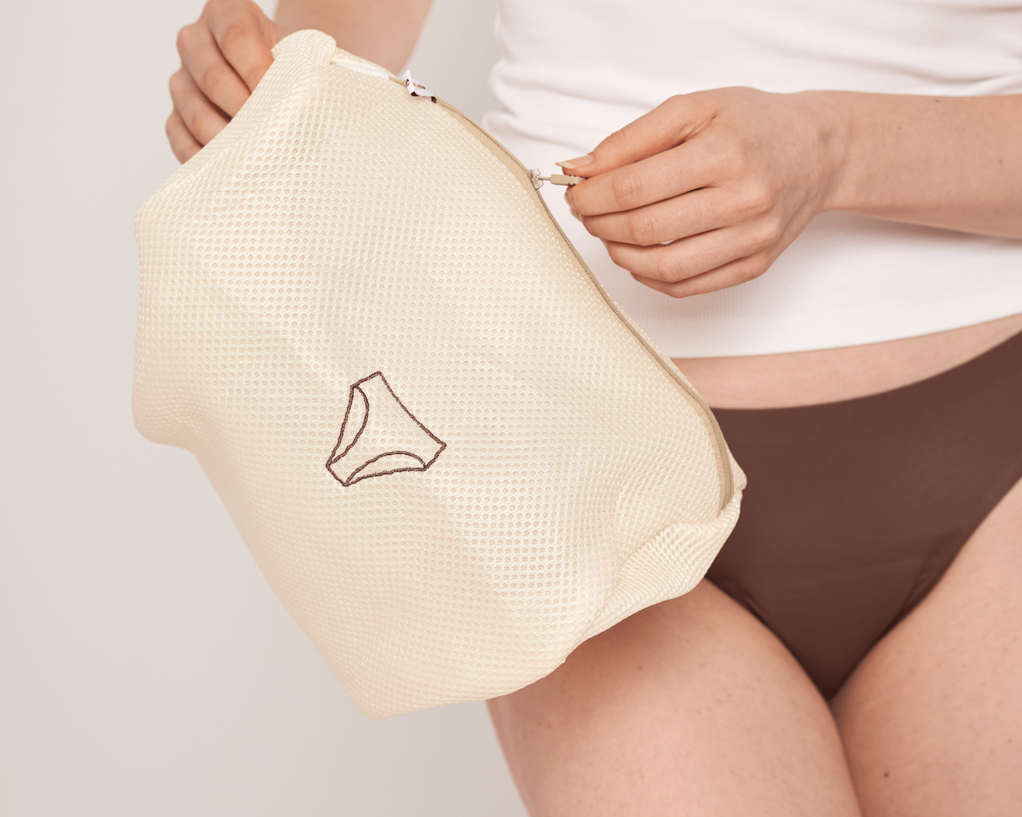 Warum riecht meine Periodenunterwäsche trotz Waschen? - Periodenunterwäsche, Menstruationsunterwäsche von my•mense